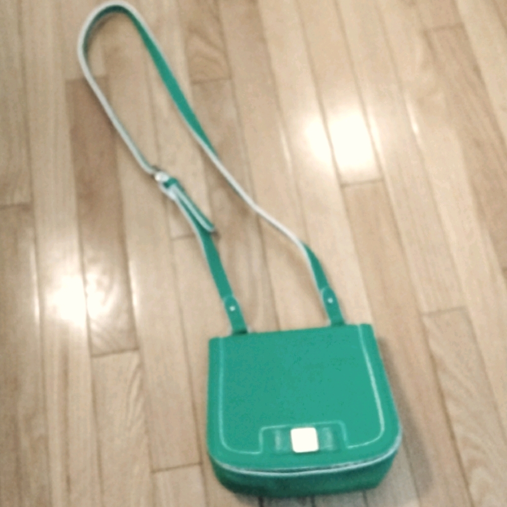 - - Lulu Guinness kelly green crossbody bag